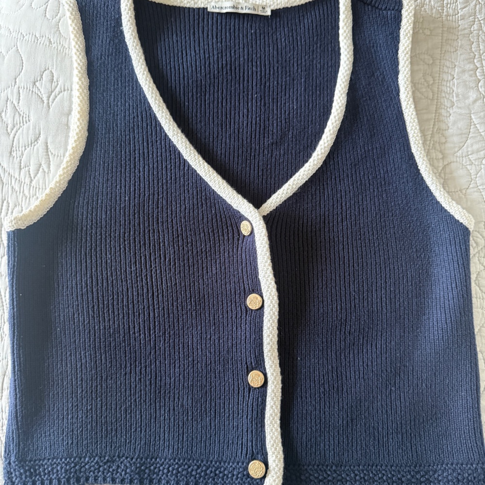 Abercrombie & Fitch Navy and Cream Knit Vest